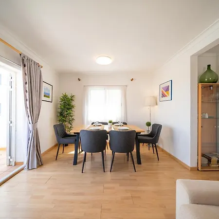Apartment Estella アパート